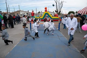 Celebración del Día del Niño en Plaza de Deporte n.° 10 de Cerro Norte