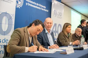 Ministerio de Vivienda y Corporación Nacional para el Desarrollo firman un fideicomiso