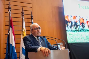 Ministro Fratti en 20 años de trazabilidad ganadera