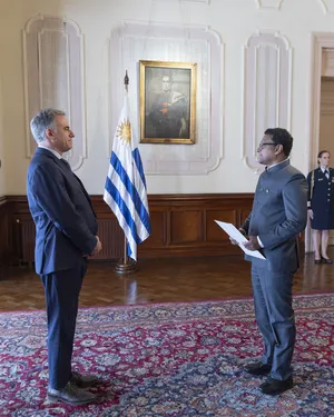 Presidente Orsi recibe cartas credenciales del embajador de India, Binoy George.