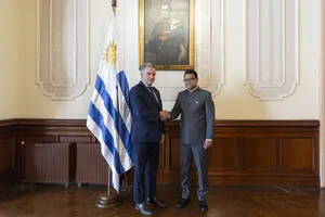 Presidente Orsi recibe cartas credenciales del embajador de India, Binoy George.