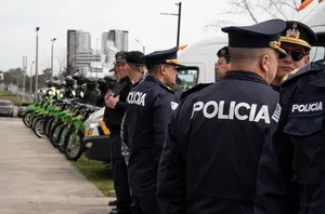Ministerio del Interior entregó vehículos policiales