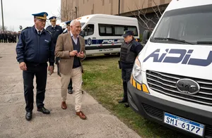 Ministerio del Interior entregó vehículos policiales