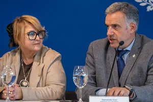 Firma de convenio entre Presidencia y el Ministerio de Educación y Cultura