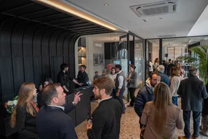 Orsi en inauguración de edificio Cosmopolitan