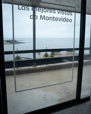 Orsi en inauguración de edificio Cosmopolitan