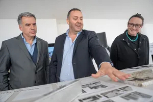 Orsi en inauguración de edificio Cosmopolitan