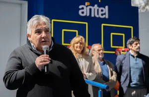 Inauguración stand de Antel en la Expo Prado