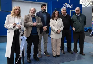 Inauguración stand de Antel en la Expo Prado