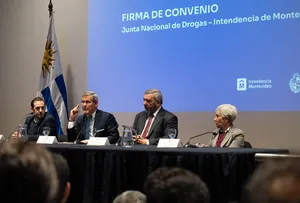 Firma de convenio entre la Junta Nacional de Drogas y la Intendencia de Montevideo