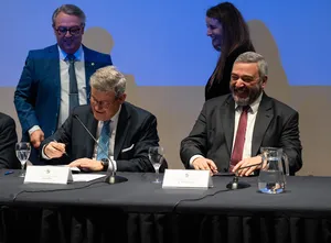 Firma de convenio entre la Junta Nacional de Drogas y la Intendencia de Montevideo