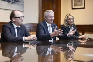 Presidente Orsi recibe al secretario general de la OCDE