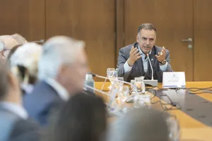 Reunión del Poder Ejecutivo con autoridad de OCDE