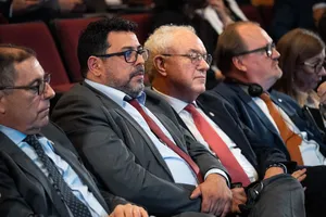 Secretario Alejandro Sánchez en cierre de foro de ACDE