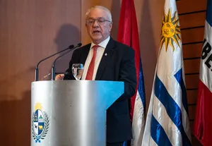Secretario Alejandro Sánchez en cierre de foro de ACDE