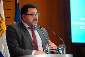 Secretario Alejandro Sánchez en cierre de foro de ACDE
