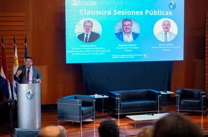 Secretario Alejandro Sánchez en cierre de foro de ACDE