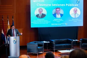 Secretario Alejandro Sánchez en cierre de foro de ACDE