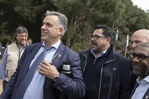 Yamandú Orsi en piedra fundamental de nueva planta de OSE