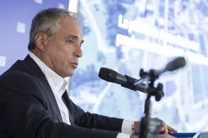 Yamandú Orsi en piedra fundamental de nueva planta de OSE