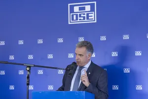 Yamandú Orsi en piedra fundamental de nueva planta de OSE