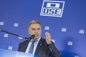 Yamandú Orsi en piedra fundamental de nueva planta de OSE