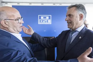Yamandú Orsi en piedra fundamental de nueva planta de OSE