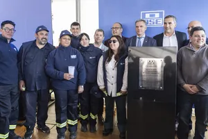 Yamandú Orsi en piedra fundamental de nueva planta de OSE
