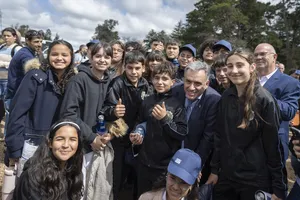 Yamandú Orsi en piedra fundamental de nueva planta de OSE