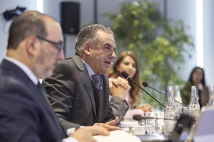 Orsi visitó oficinas de la CAF en Montevideo