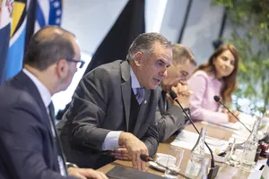 Orsi visitó oficinas de la CAF en Montevideo