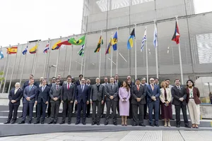 Orsi visitó oficinas de la CAF en Montevideo