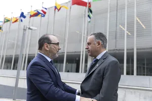 Orsi visitó oficinas de la CAF en Montevideo