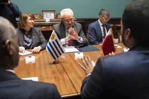 Reunión del canciller Lubetkin con ministro de Estado de Catar