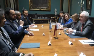 Reunión del canciller Lubetkin con ministro de Estado de Catar