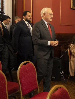 Reunión del canciller Lubetkin con ministro de Estado de Catar