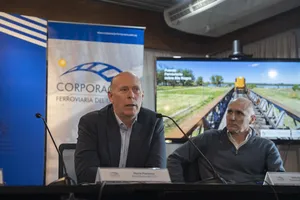 MTOP firma convenio para rehabilitación de puente ferroviario sobre Río Negro