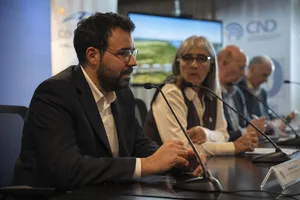 MTOP firma convenio para rehabilitación de puente ferroviario sobre Río Negro