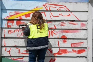 Más Barrio:pintada de mural en Cerro Norte