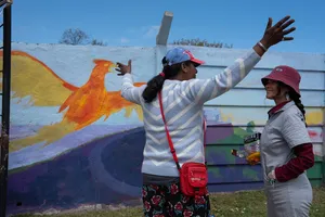 Más Barrio:pintada de mural en Cerro Norte