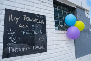 Más Barrio:pintada de mural en Cerro Norte
