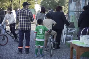 Iluminación de cancha de fútbol infantil en Ciudad del Plata