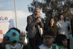 Iluminación de cancha de fútbol infantil en Ciudad del Plata