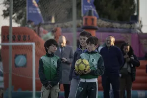 Iluminación de cancha de fútbol infantil en Ciudad del Plata