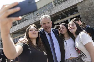 Orsi asistió a conmemoración del 114.° aniversario del liceo Tomás Berreta en Canelones