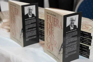 Créditos: Federico Rodríguez (fotografía) / Presidencia de la República (fuente institucional) Orsi asistió a presentación del libro ¡Fuera de Discurso! Los Políticos toman la pluma
