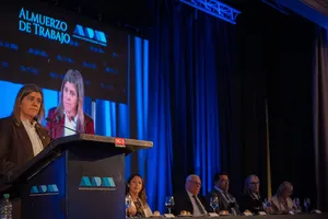 Ministra Tamara Paseyro disertó en almuerzo de trabajo