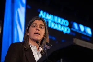 Ministra Tamara Paseyro disertó en almuerzo de trabajo
