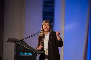 Ministra Tamara Paseyro disertó en almuerzo de trabajo