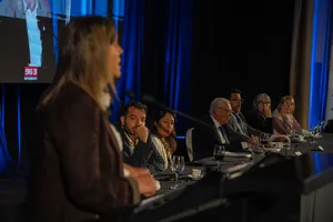 Ministra Tamara Paseyro disertó en almuerzo de trabajo
